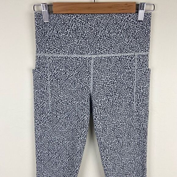 Athleta Salutation Stash Pocket II Textured 7/8 Tights - Gray Paint